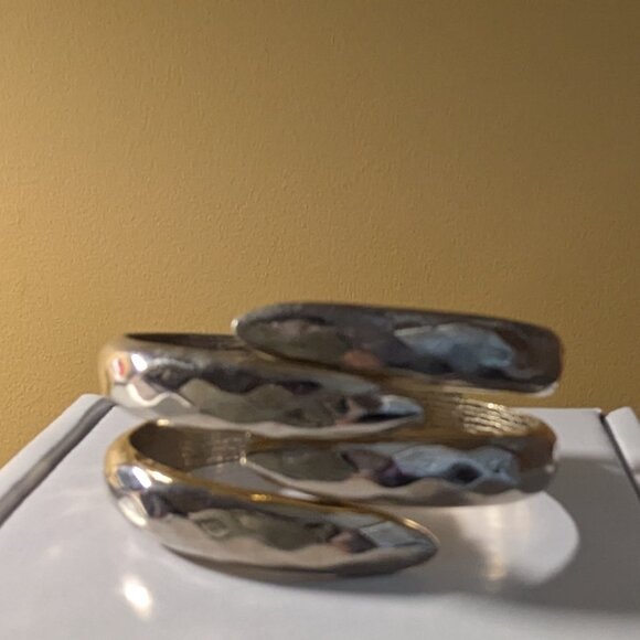 Bracelet Hinge Overlap Spring Clamper Gold/Silver Tone Metal "Serpent" Bracelet - Picture 4 of 4